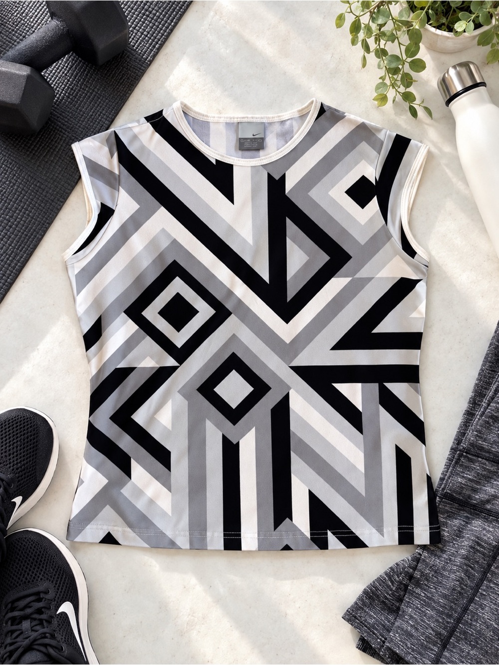 Nike Women’s Black, Gray & White Geometric Tank